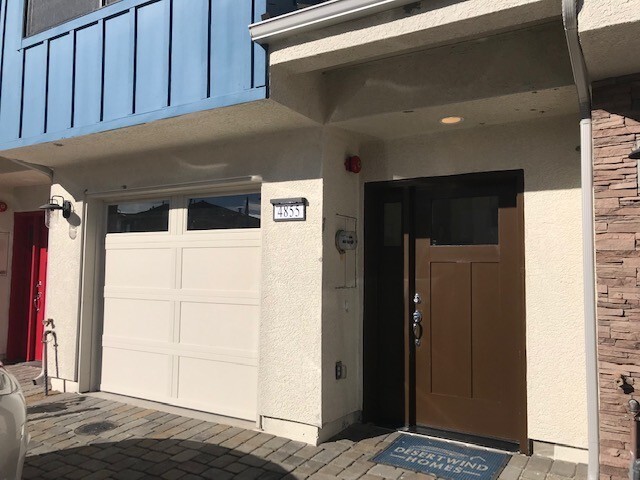 Photo - Three story townhouse near UNR.<b><br><br>