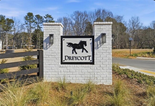 Photo - 2145 The Ln NE