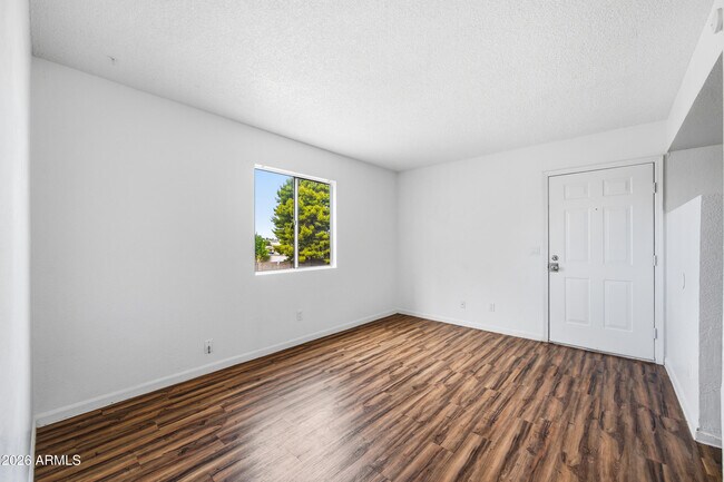 436 W Clark St Unit 202