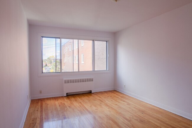 4505 Dupuis Avenue - 4505 Dupuis Avenue Unit 14