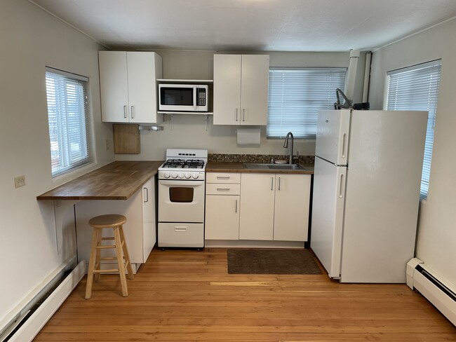 Building Photo - 624 Knox Ct Unit #4