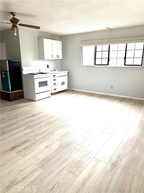 Building Photo - 663 Eston Pl Unit B