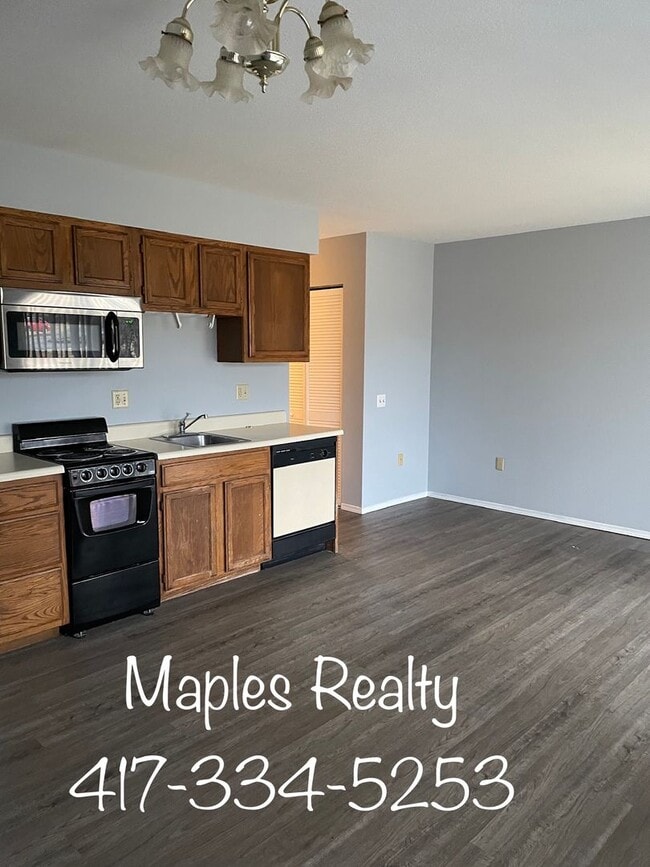Photo - UNFURNISHED 1 bed/1 bath WALK-IN Condo