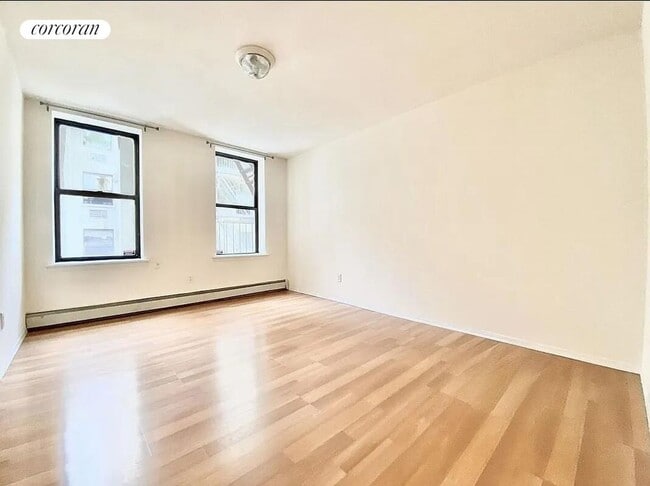 Building Photo - 524 W 50th St Rental