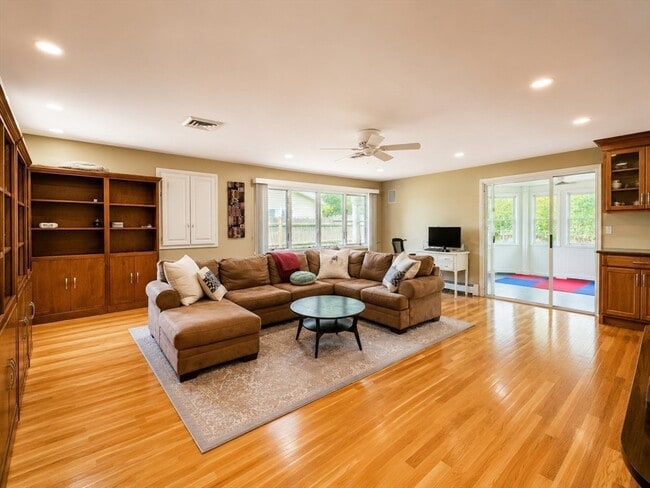Photo - 15 Leonard Rd
