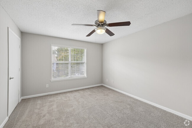 2BR, 2BA - 1,040SF - Primary Bedroom