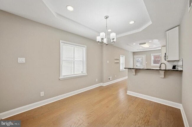 Photo - 2354 Duncan St