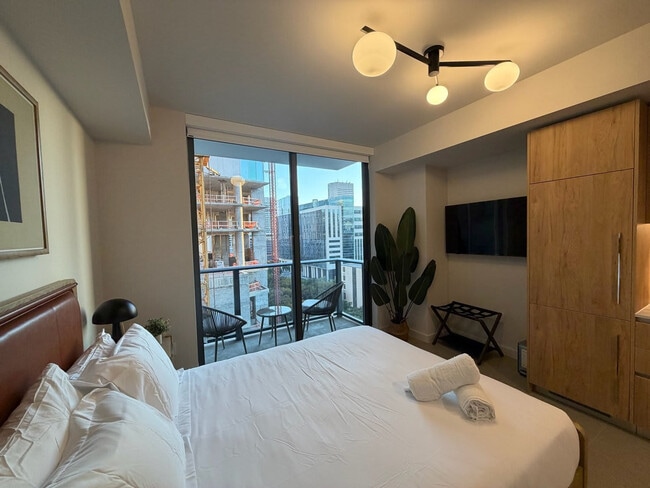 Photo - 11 NE 6th St Unit FL12-ID1429751P