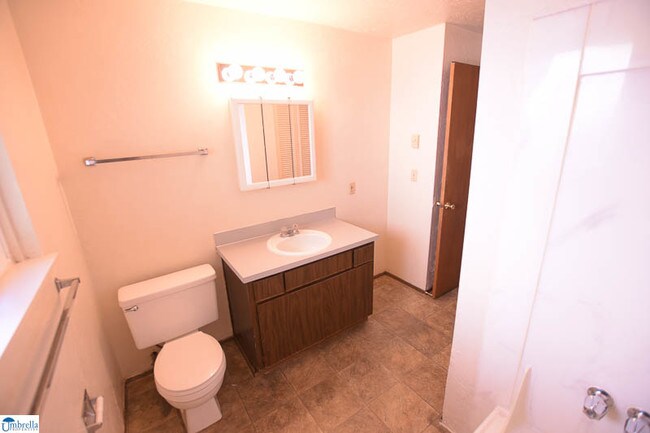 Photo - Granada Park Duplexes