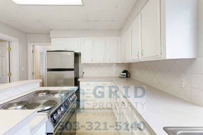 Photo - Spacious Craftsman Home - Huge Lot - N Portland!