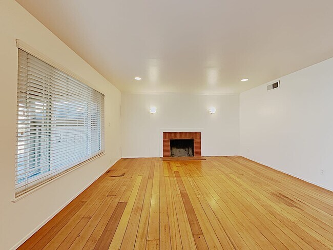 Photo - 6324 Oakcreek Way