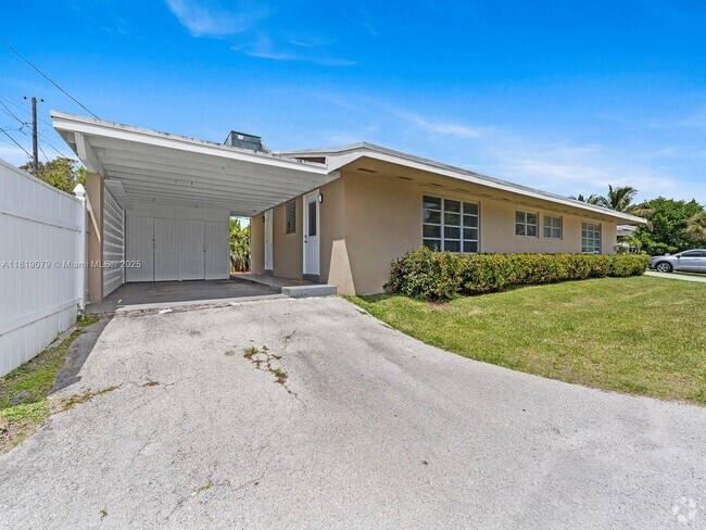 Building Photo - 1418 N 16th Ave Unit 1418 Rental
