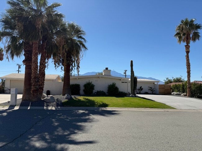 Photo - 12811 Catalpa Ave