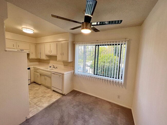 Photo - 3510 Clarington Ave Unidad 04