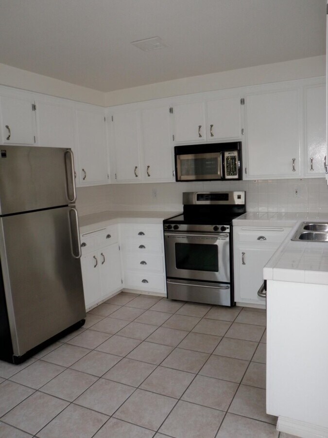 Photo - 3970 Ingraham St Unit 6