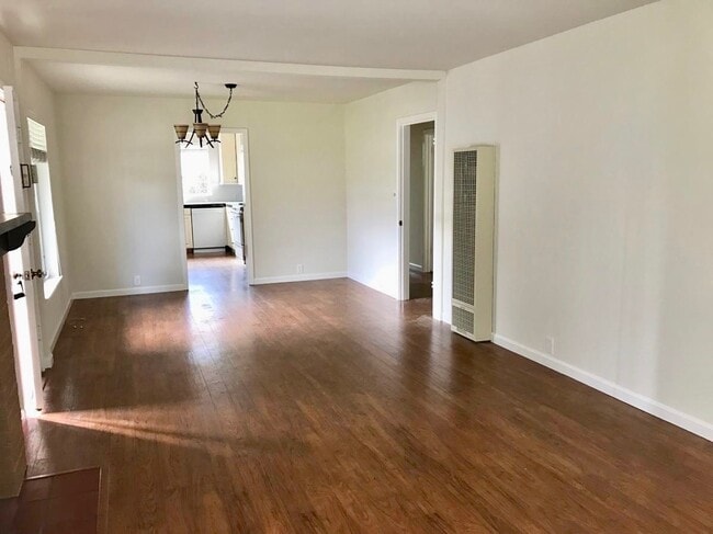 Photo - Spacious 3 Bed 1.5 Bath House Close to Val...