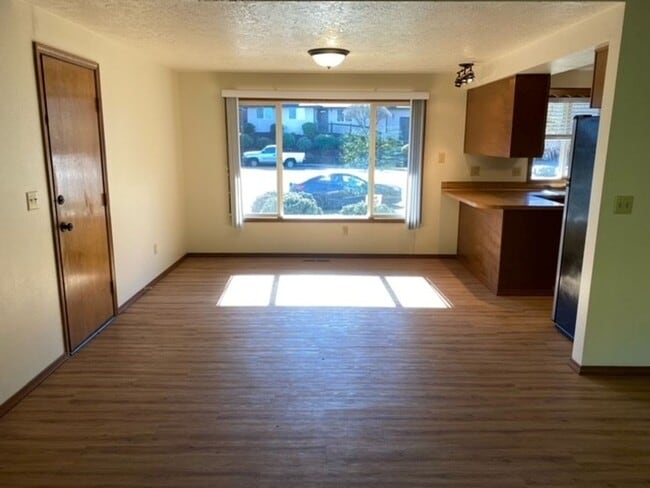 Photo - Cul-de-Sac Comfort Meets South Salem Charm