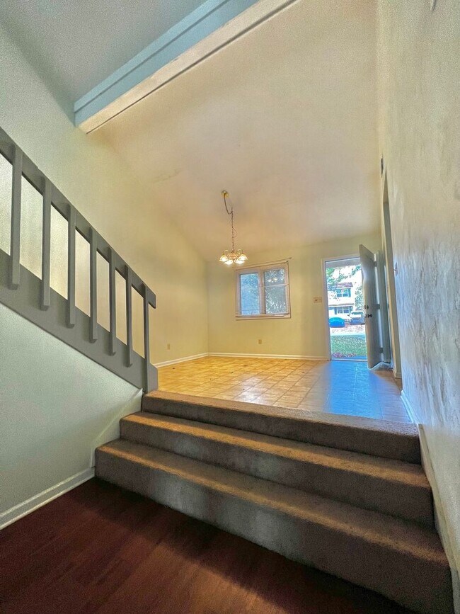 Photo - 3 bed/ 2 bath LAKE VIEW IN KILLEARN ESTATES!