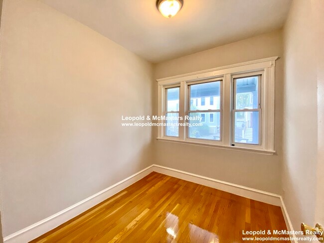 Photo - 21 Roseclair St