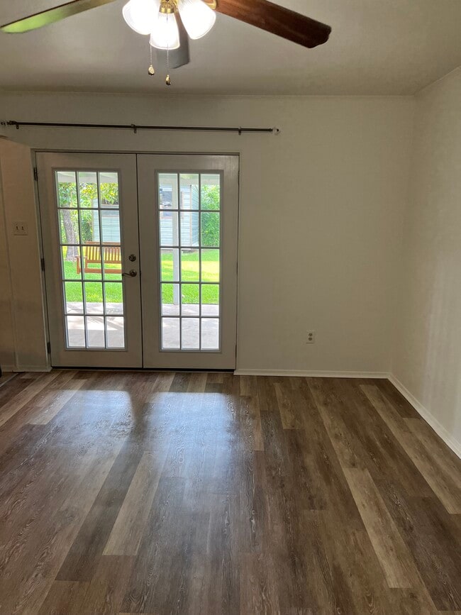 Photo - 1609 Maria St