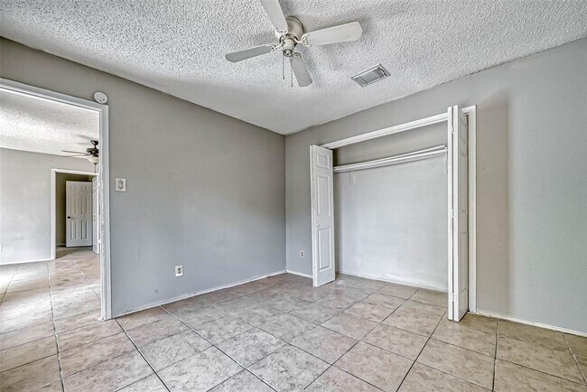 Photo - 6310 Southwood N Ct