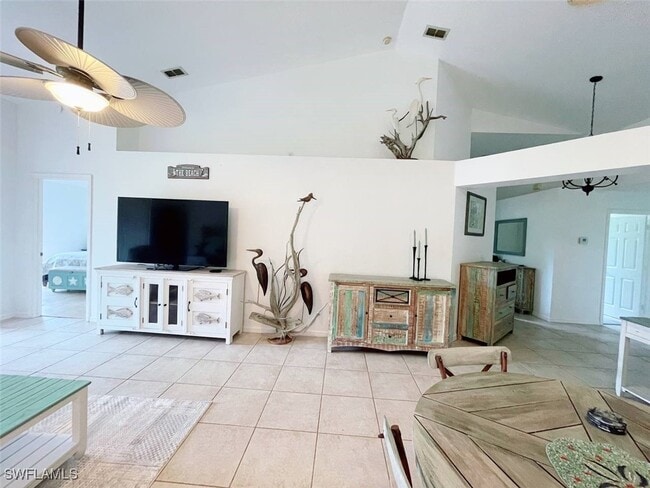 Photo - 2037 W Crown Pointe Blvd