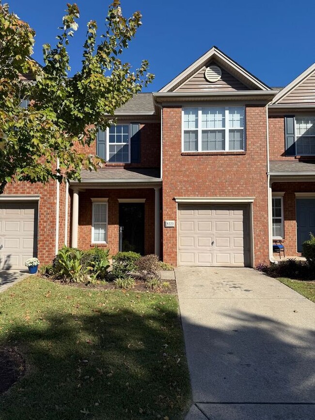 Brentwood - SPACIOUS 3 Bedroom Townhome in... - Brentwood - SPACIOUS 3 Bedroom Townhome in...