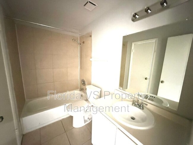 Photo - 206 Watts Ln Unit B