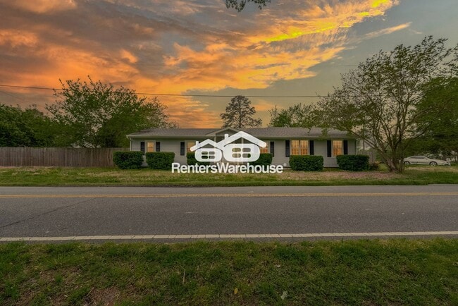 Building Photo - 792 Hillwell Rd Rental