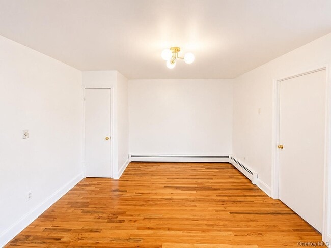 Photo - 533 Soundview Ave Unit 3rd Floor