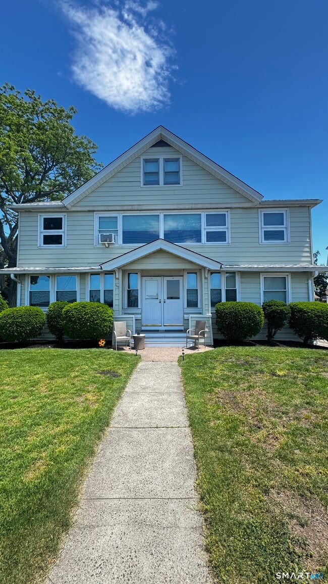Photo - 165 Townsend Ave