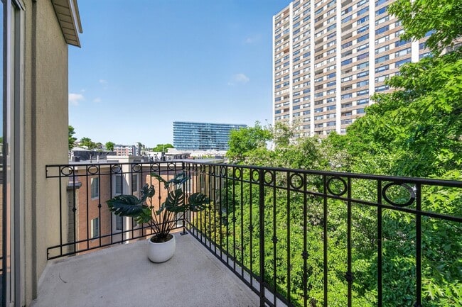 Photo - 200 Laird Ave