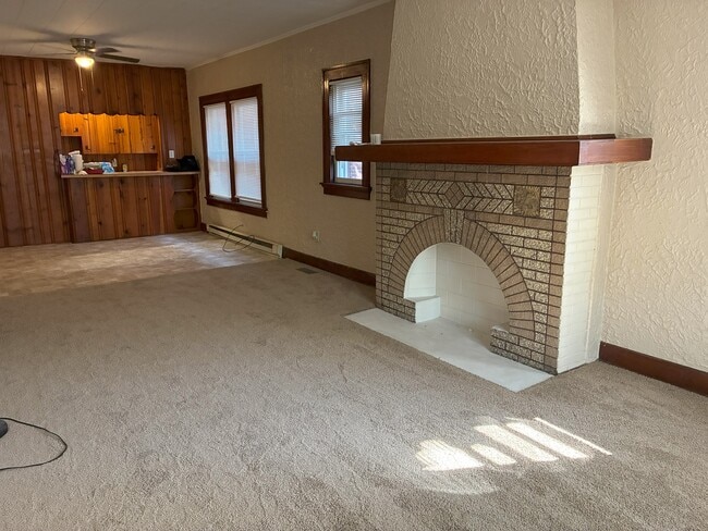 Building Photo - 1824 Elsmere Ave Unit #2