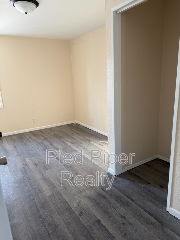 Photo - 458 S Float Ave