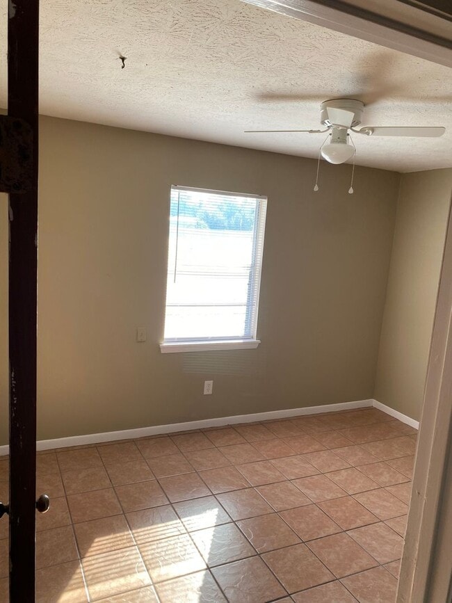 Photo - Pleasant Manor - 1930 W 24Th St Unit C
