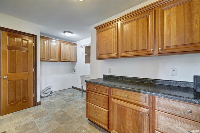 Photo - 4693 N State Rd 43
