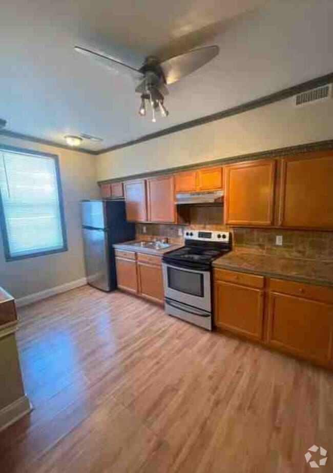 Building Photo - 2735 W North Ave Unit #3 Rental