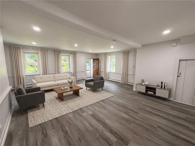 Photo - 1037 N 6th St Ext