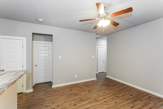 Photo - 218 S Preston St