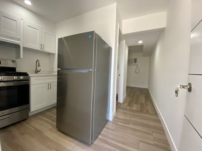 Building Photo - Chic & Private Ground-Level Studio | Priva... Rental