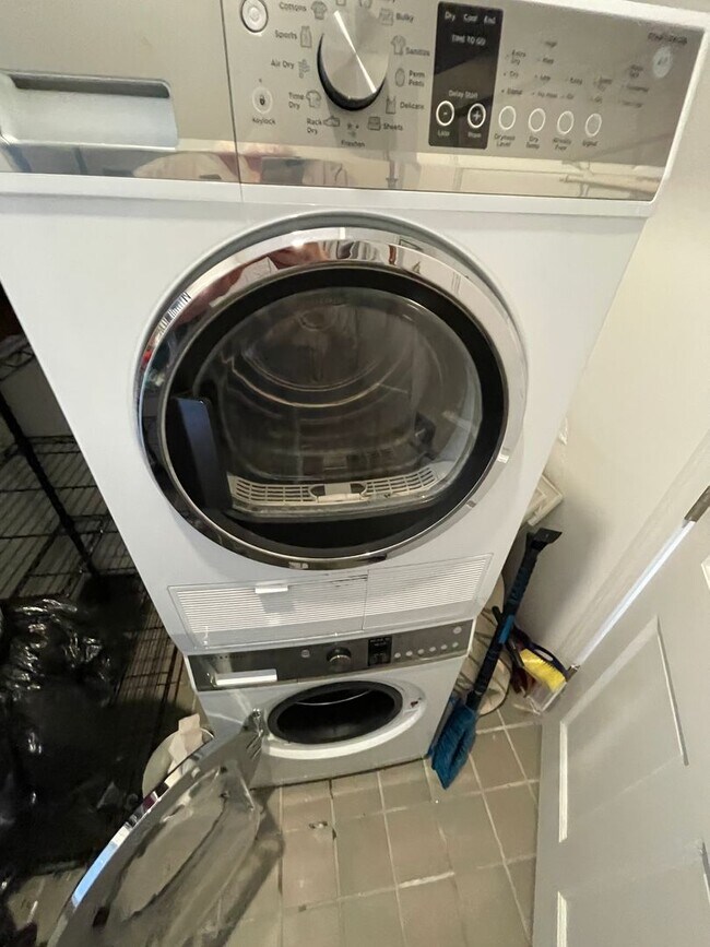 Photo - 1408 Beacon St