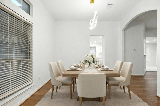 Photo - 2119 Hannover Way