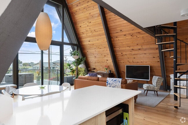 Building Photo - 3711 S Shorewood Ave Rental