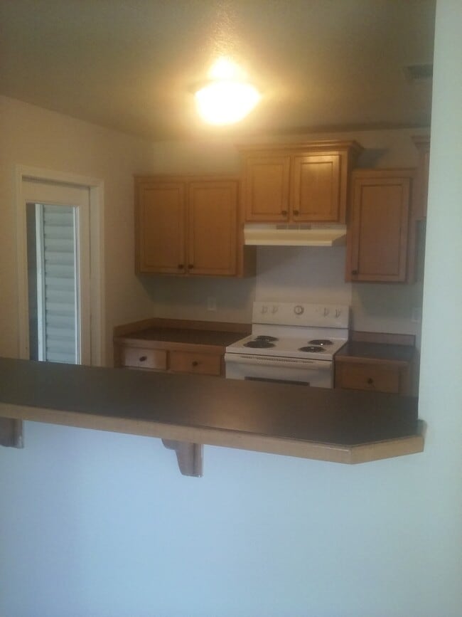 Photo - 1221 Oak St