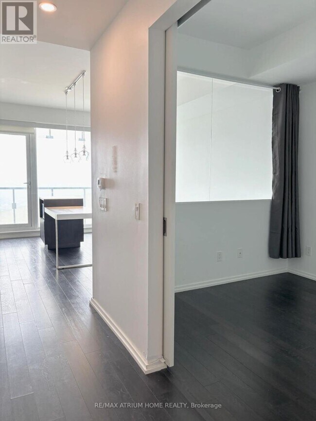 Photo - 197 Yonge St Unité 4911