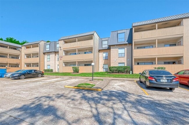 Building Photo - 8427 Hearth Dr