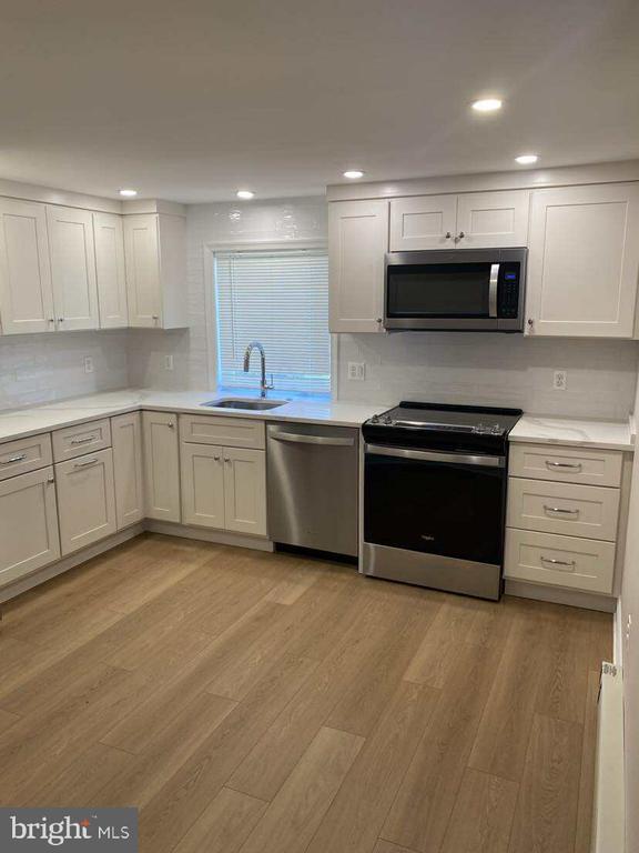 Building Photo - 120 W 4th Ave Unit 2 Rental