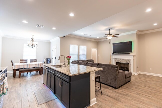 Photo - Beautiful 3 bed/2 bath home in Willow Heights