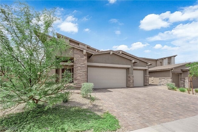 Photo - 195 Vander Rdg St