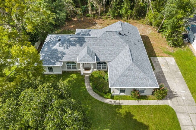 Photo - Beautiful 3-Bedroom Home with Private Setting & Open Floor Plan